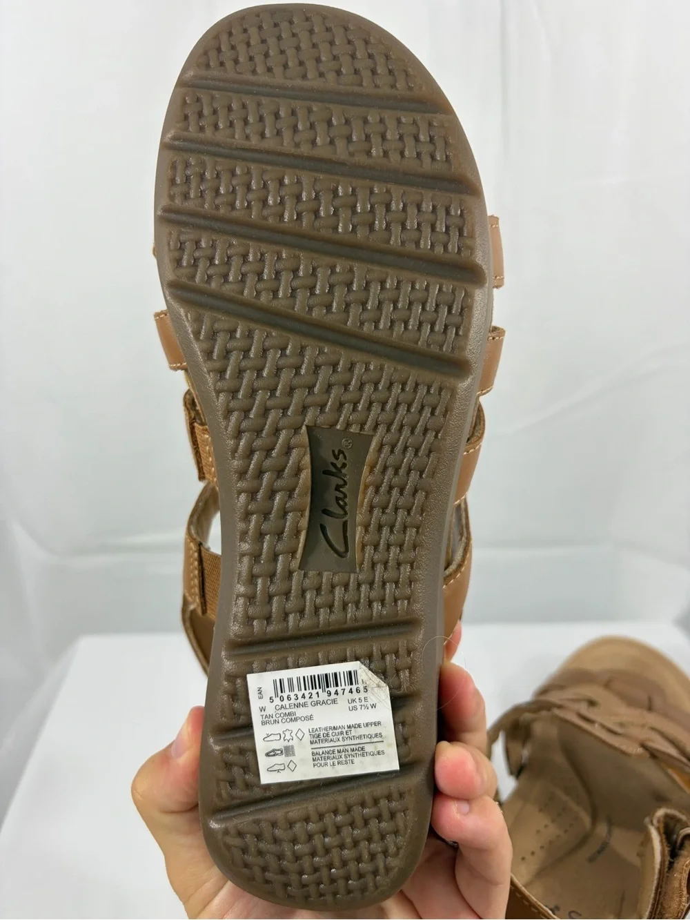 NWT Clarks Women’s Size 7.5W Velcro Tan Woven Leather Sandals